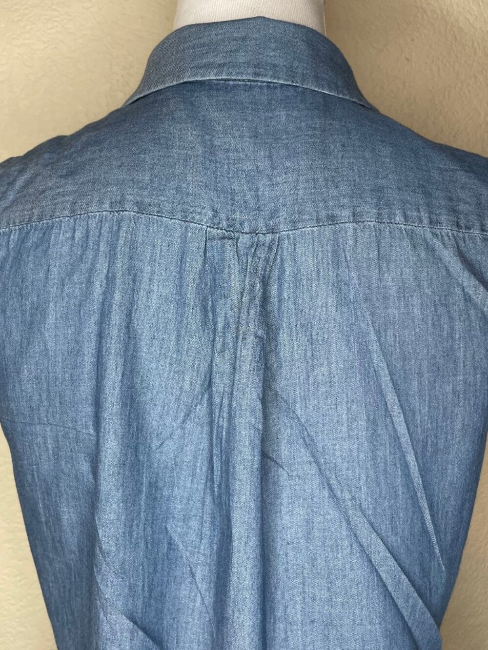 LOFT Western Indie Chambray Pintuck Sleeveless Popover Henley Denim Shirt SP - Picture 7 of 12